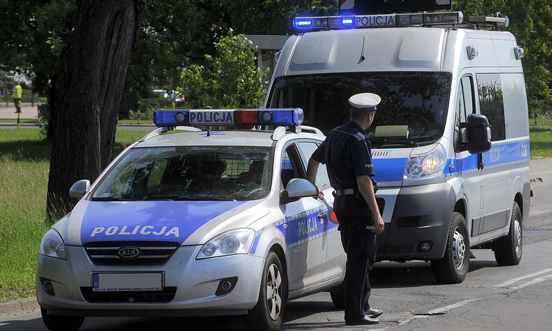 Knifeman kills one, wounds seven in Polish mall