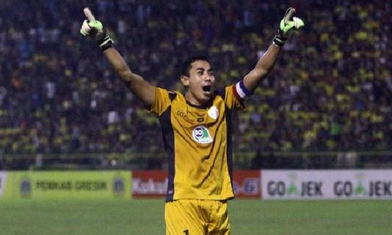 Football: Indonesian goalkeeper dies after mid-game collision