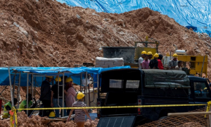 Fourteen feared dead in Malaysian landslide