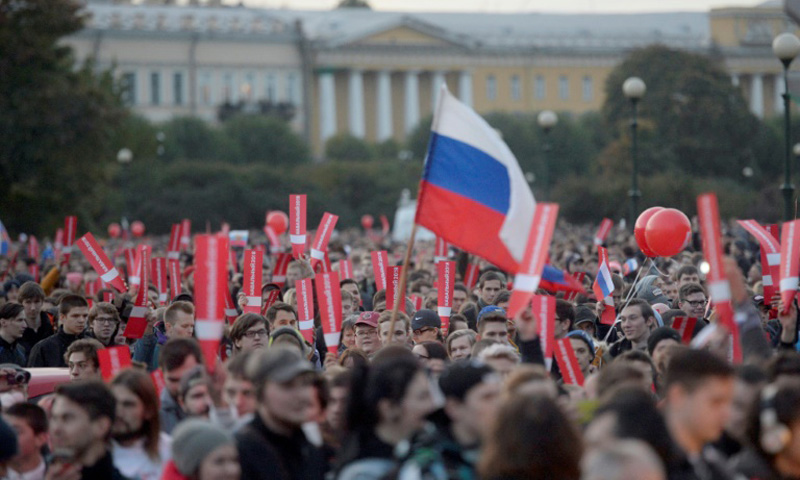 Thousands demand Putin quit as birthday protests turn violent
