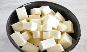 Dutch Robots help make cheese, 'Smell' the roses