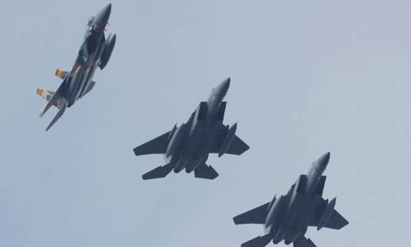 Top Iraq militia chief warns of tough response to U.S. air strikes