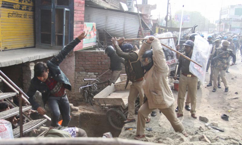 Fresh clashes over India law, death toll hits 14