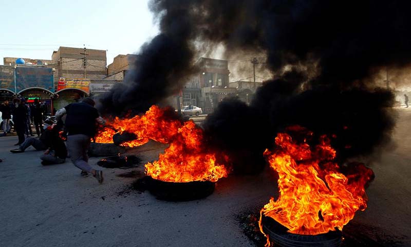 Violence escalates in Iraq as government pushes to end protests