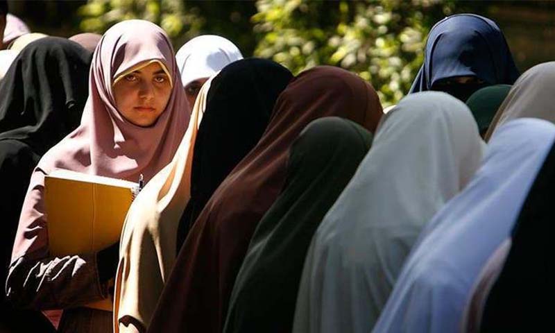 Egypt court backs niqab ban on Cairo University staff
