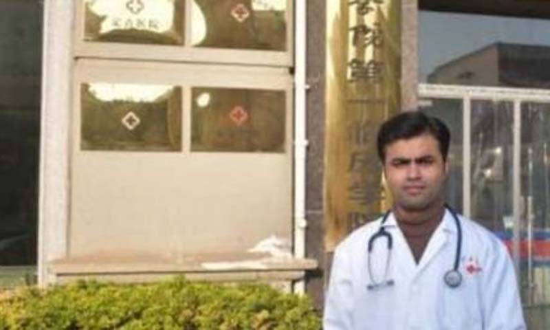 China lauds Pakistani doctor for joining fight against coronavirus