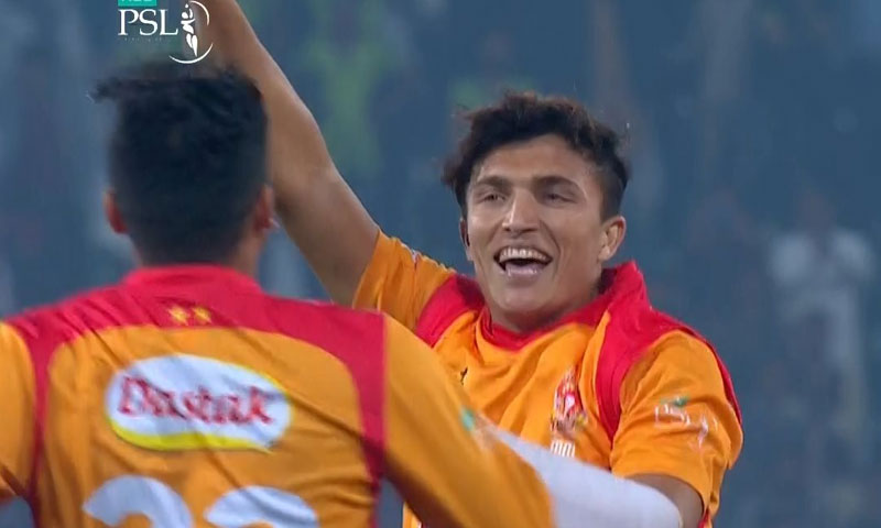Islamabad United beat Lahore Qalandars by 1 wicket
