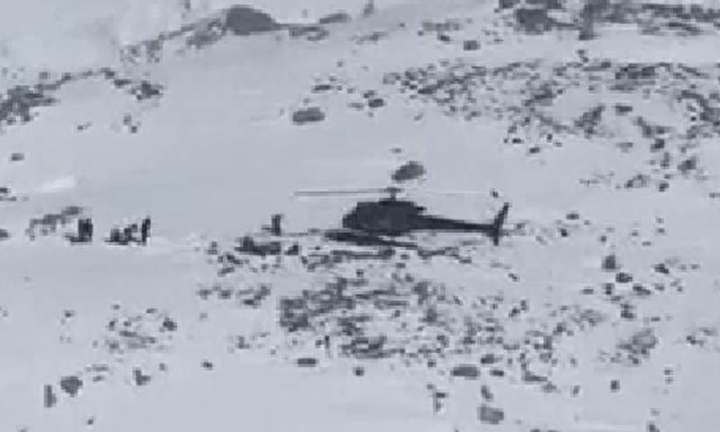 Pak Army Aviation rescues two foreign mountain climbers