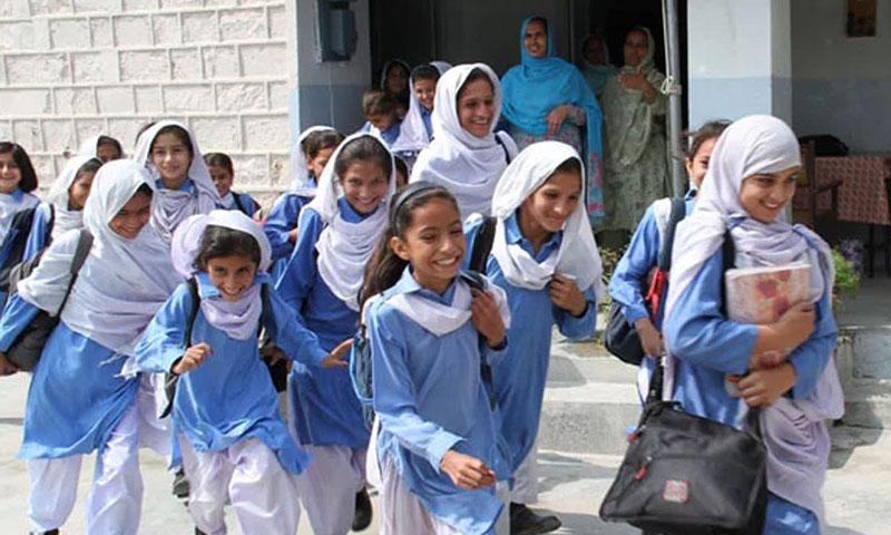 Registrations of 25 Karachi schools suspended for staying open