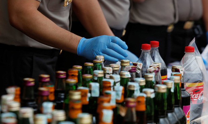 Bootleg booze kills 27 in Iran after virus 'cure' rumours