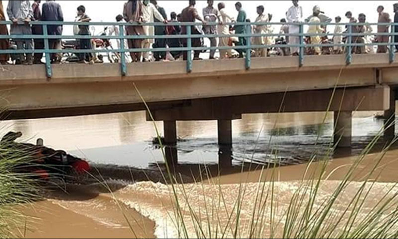 11 family members killed as van plunges into Khanewal canal