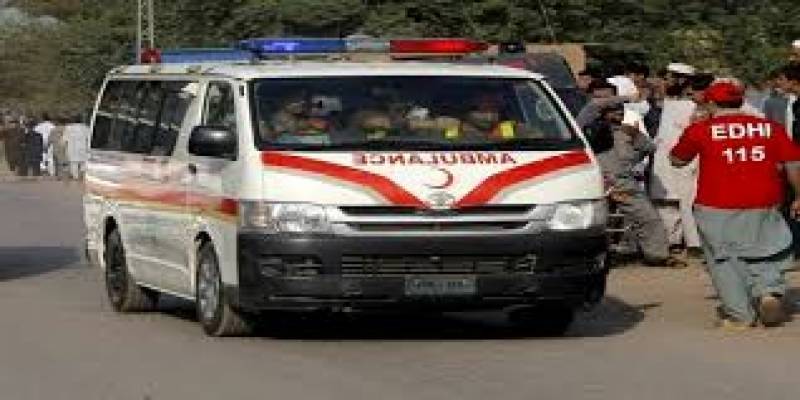 Four including two Rangers injured in Karachi cracker attack