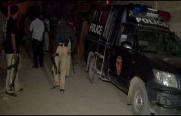 Dacoit killed, three arrested in an encounter in Karachi