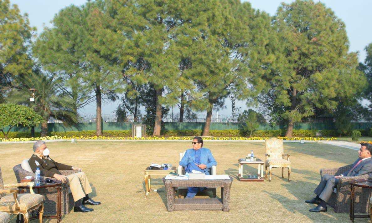 Civil, military leadership resolve nation&rsquo;s defence &ldquo;at all cost&rdquo;