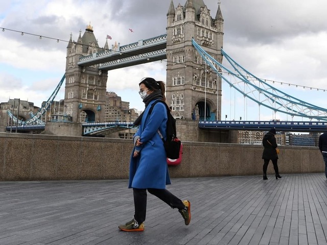 UK: Daily Coronavirus cases hit a record high as the government implements new curbs