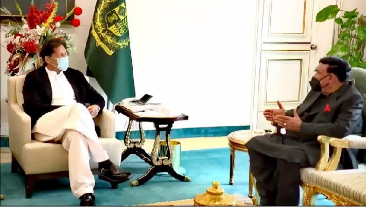 PM Imran, Interior Minister discuss political situation across the country