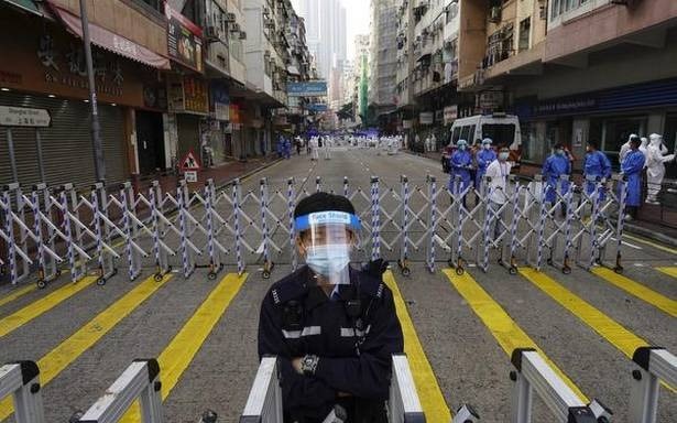 Hong Kong locks down thousands for compulsory COVID-19 testing