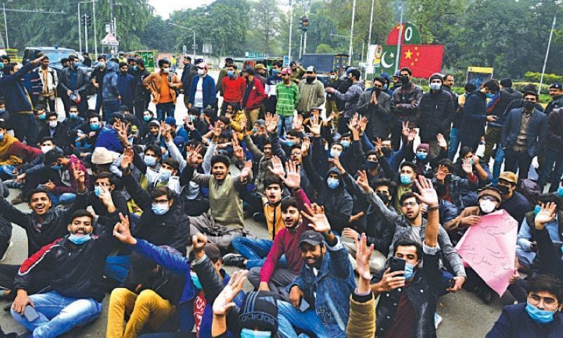 Several students wounded while protesting for online exams