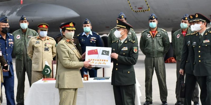 Pak army donates its COVID-19 vaccine to healthcare workers