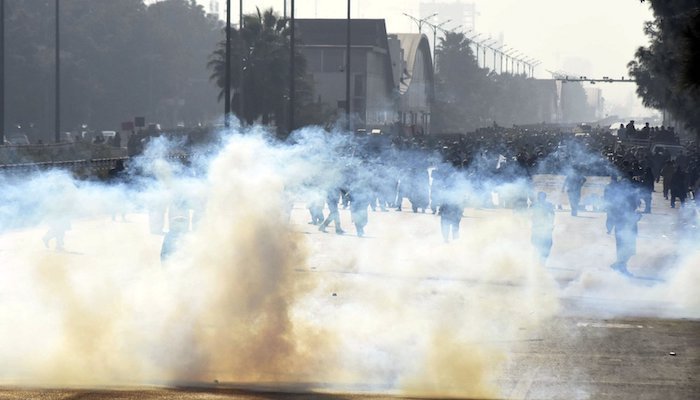 After police and employee protesters clash in Islamabad, govt ready to give salary increase