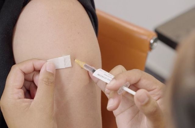 New Zealand begins COVID-19 vaccinations programme, Australia starts Monday
