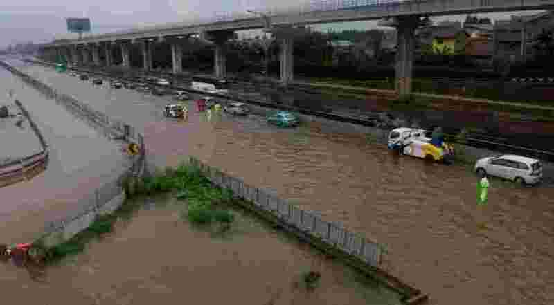 Severe floods kill five in Indonesia's capital