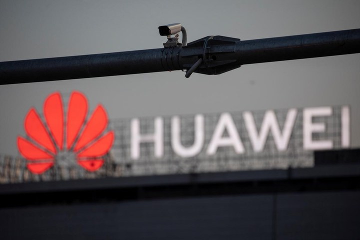 Huawei delivers 'slight' growth in challenging 2020, chairman says
