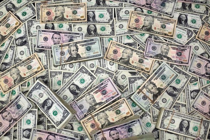 Global FOREX: Dollar firms after U.S. yield spike; yen continues march lower