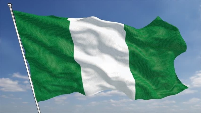 Nigeria gunmen kidnap more than 300 schoolgirls