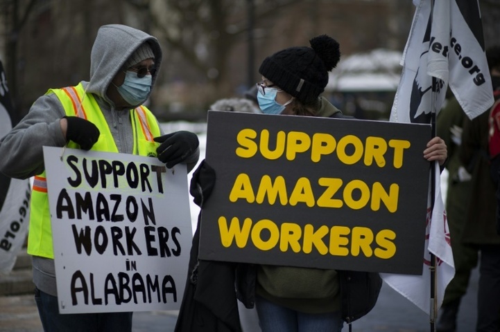 Biden backs Amazon workers' right to unionize