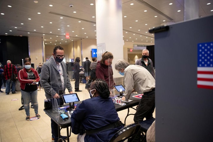 U.S. House passes sweeping election bill, Senate prospects unclear