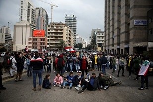 Lebanese block roads in protest