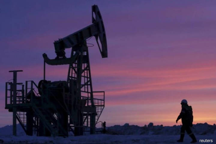Oil rises to $69 as focus returns to tighter market