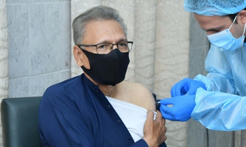 President Alvi, wife receive first jab of COVID-19 vaccine