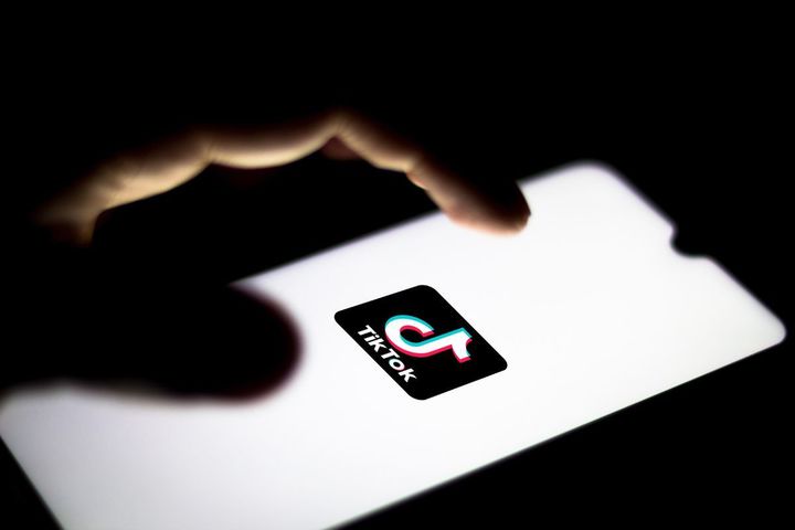 TikTok considers introducing group chat feature this year