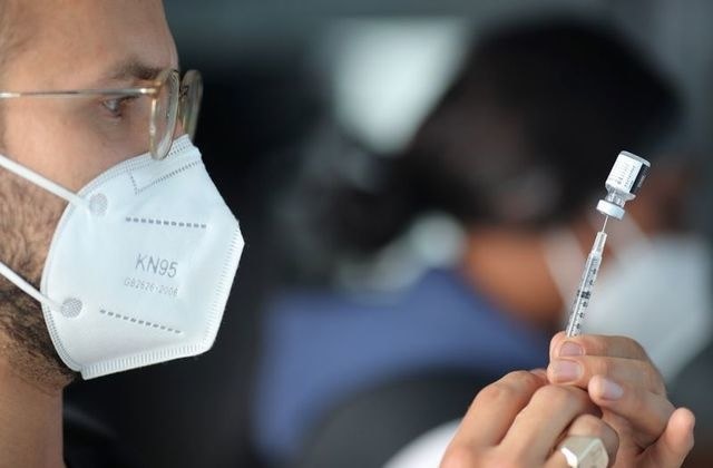 Pfizer, Moderna COVID-19 vaccines highly effective after first shot in real-world use, U.S. study shows