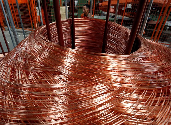 Copper touches lowest in nearly a month