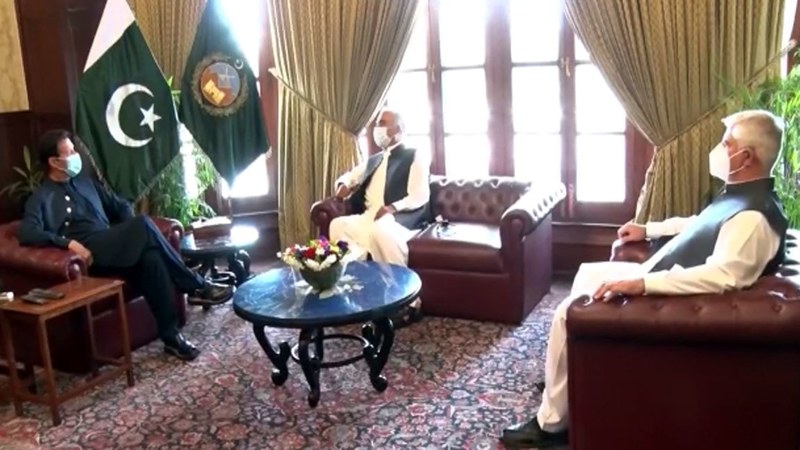 PM, KP Governor, CM discuss political situation