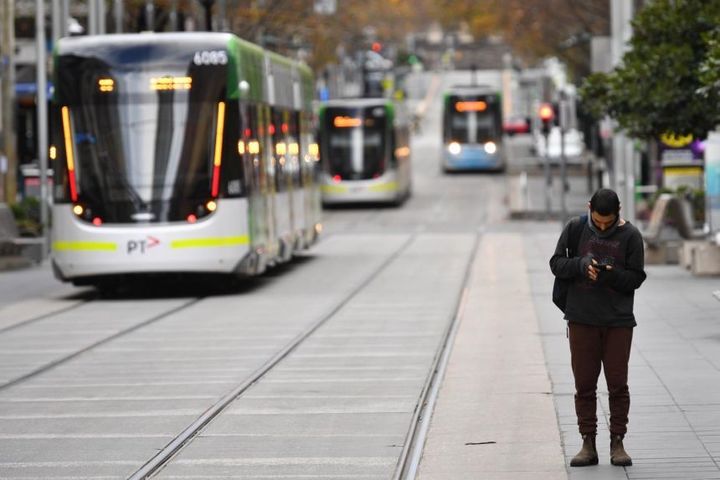 Australia's Victoria extends Melbourne COVID-19 lockdown for 2nd week