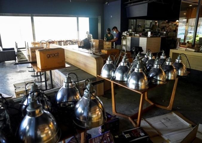 Coronavirus curbs shutter thousands of Bangkok restaurants