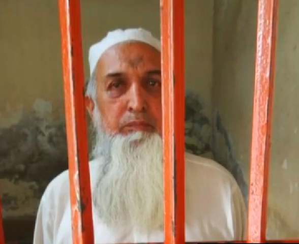 Police arrest Mufti Azizur Rehman from Mianwali for molesting teenage student