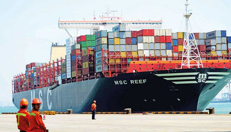 Pandemic drives sea freight prices to record high