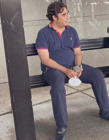 Gill attacks Bilawal on US visit after &lsquo;no protocol&rsquo; photo goes viral