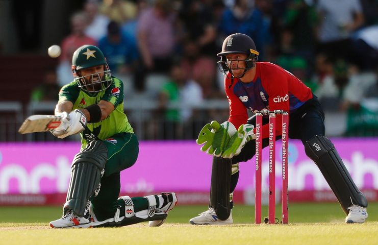 England sweat to 2-1 T20 series win over Pakistan