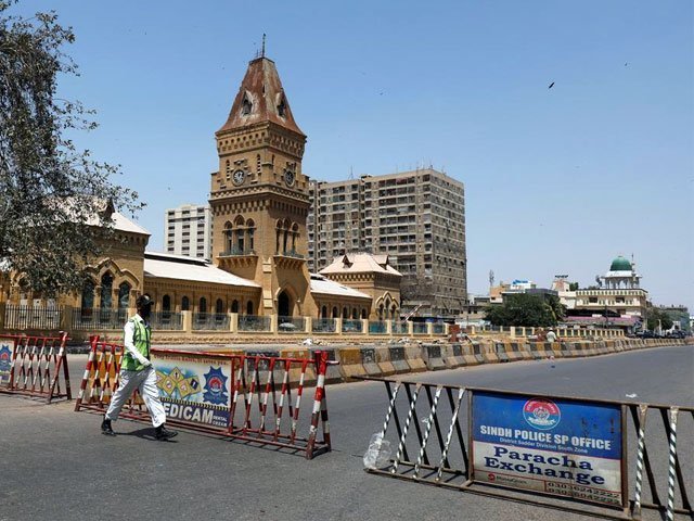 Sindh govt plans to impose complete lockdown in Karachi