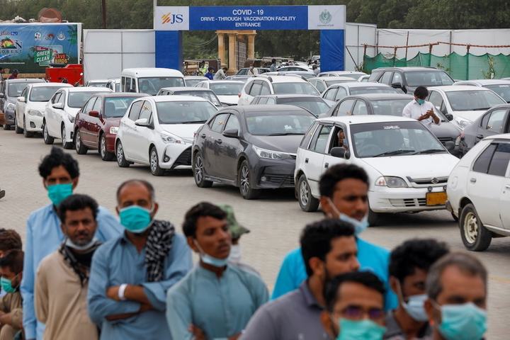 Pakistan's positivity rate climbs to 8.82%; 5,000 cases reported