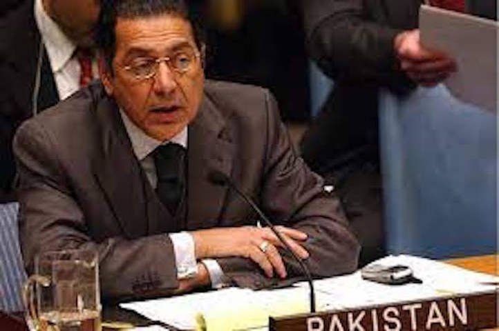 Pakistan to "watch" India as it assumes UNSC presidency