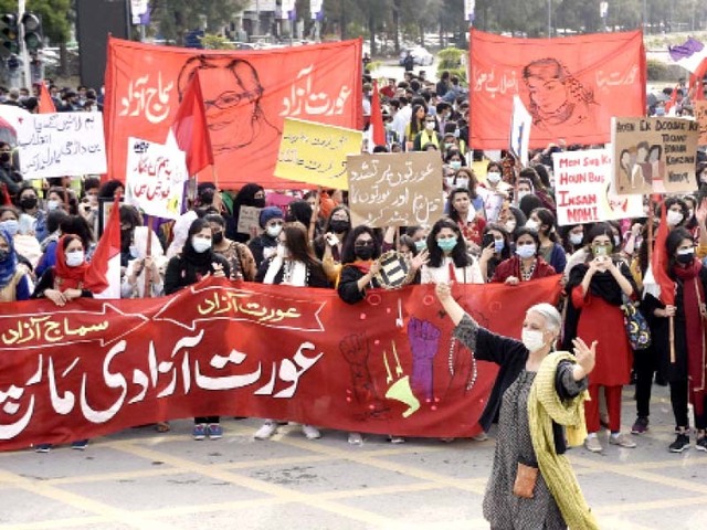 Amnesty International calls upon authorities to allow Aurat March in Faisalabad
