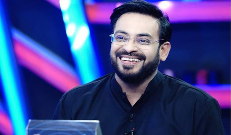 Traffic cop files harassment complaint against PTI's Aamir Liaquat