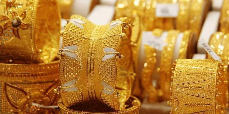 Gold price declines by Rs 900 to Rs 107,600 per tola